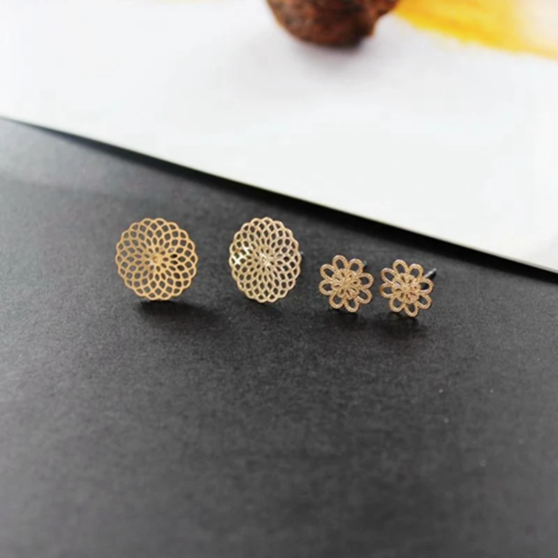 Европейский и американский женский модный костюм из 3 групп с вырезами цветами.