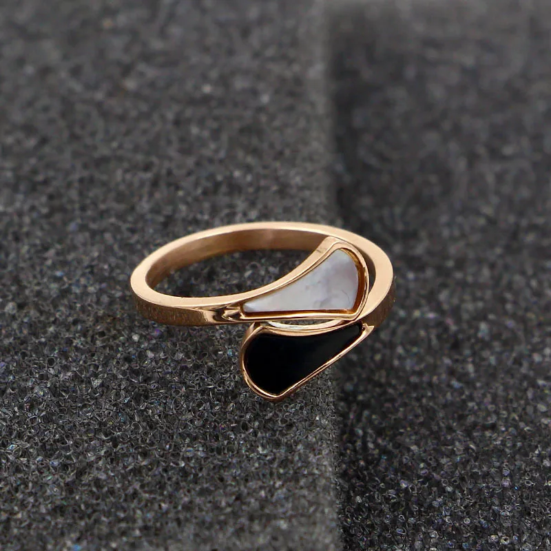 Новые Дизайнерские пуговицы, белая оболочка и кольцо с черной эмалью для женщин, титановая сталь, розовое золото, изысканные ювелирные изделия, подарите любителю лучший подарок