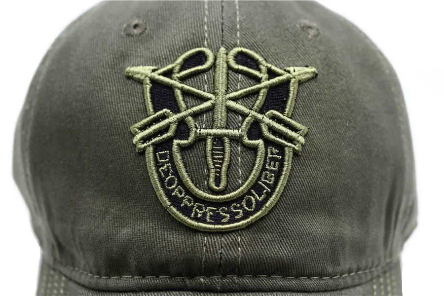 Бейсболка с козырьком LIBERWOOD United States US Army Special Forces Arrow "De Oppresso Liber" в камуфляжном исполнении.