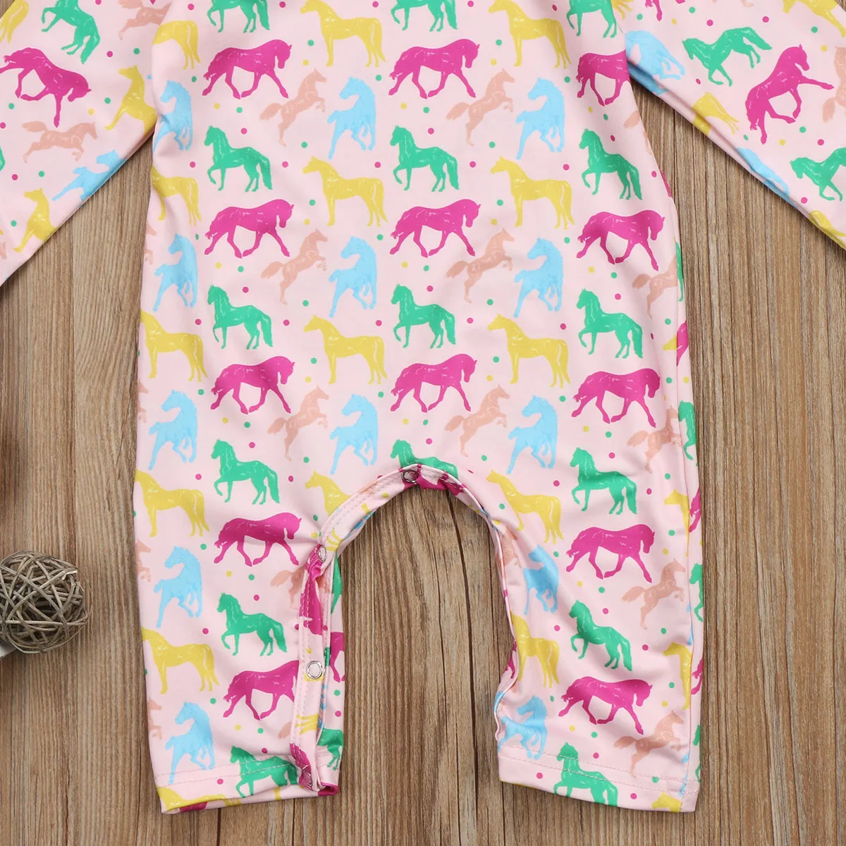 Милый Осенний комбинезон для новорожденных девочек с рисунком лошадей повязкой