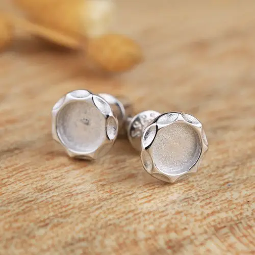 Женские серьги гвоздики из серебра 925 пробы с круглым кабошоном 5 Х5