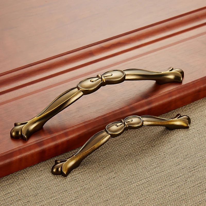 Желтые антикварные дверные ручки AOBT для кухонного шкафа Серебряная коробка