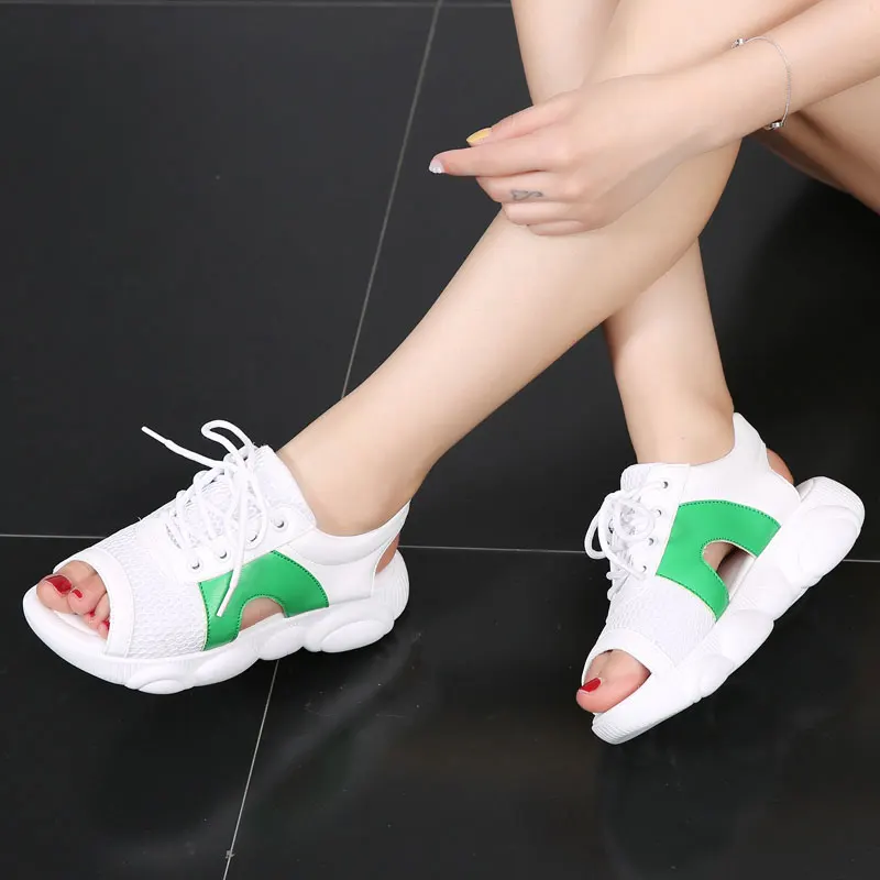 Пикантная обувь с открытым носком Для женщин спортивные сандалии на танкетке