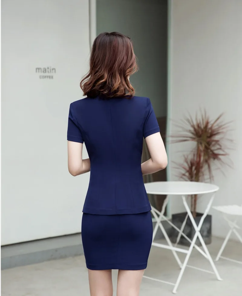 Женский деловой костюм с пиджаком и юбкой офисная одежда для работы на лето 2019 |