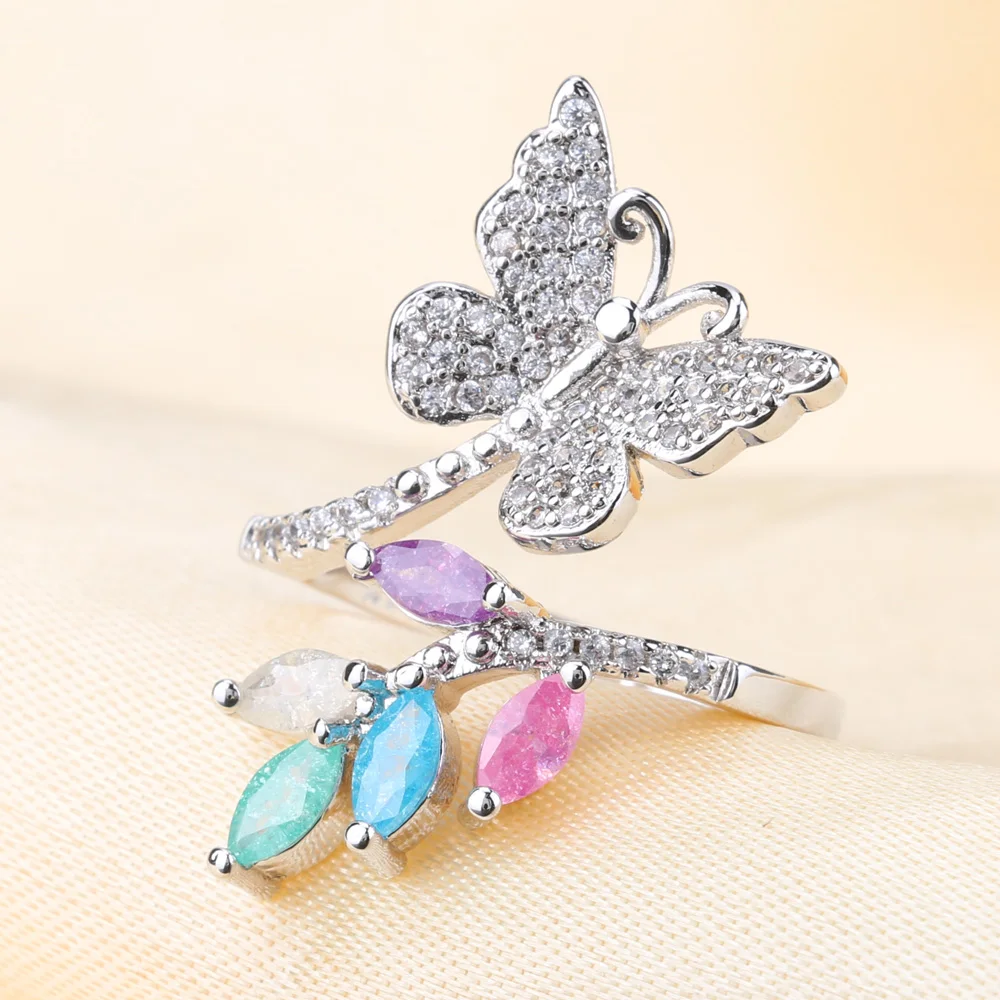 Кольцо женское серебряное с инкрустацией в виде снежинки | Украшения и