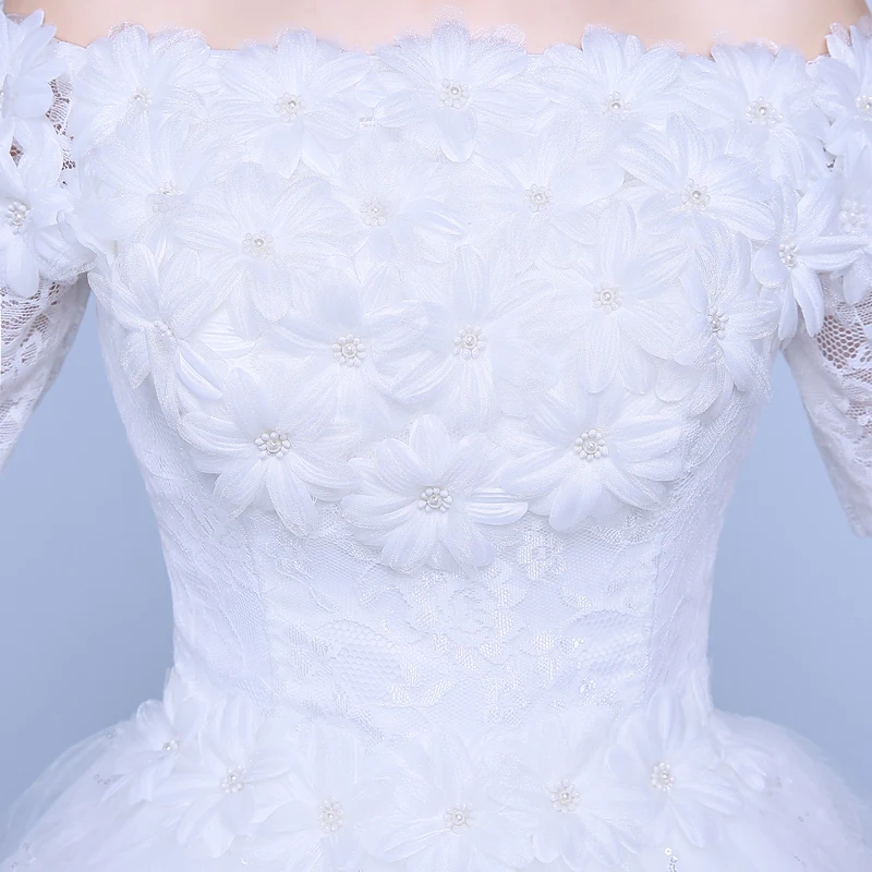 Платье свадебное с вырезом лодочкой полурукавами и цветами | Свадьбы торжества