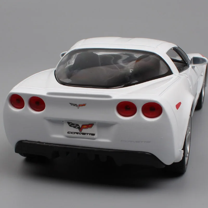 1/24 Масштаб Мини Chevrolet Corvette Z06 скат купе спортивные автомобили 2007 литые автомобили и модели miniaturas игрушки для коллекционеров