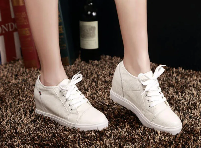 Женские кожаные туфли модные повседневные из натуральной кожи на скрытом