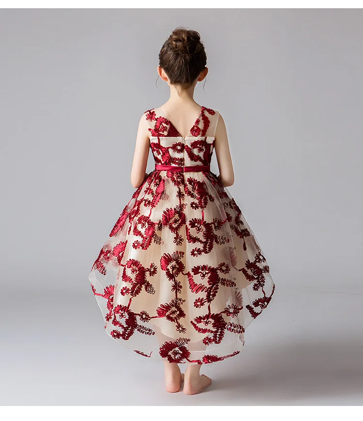 В 2019 году новое романтическое свадебное платье подружки невесты с