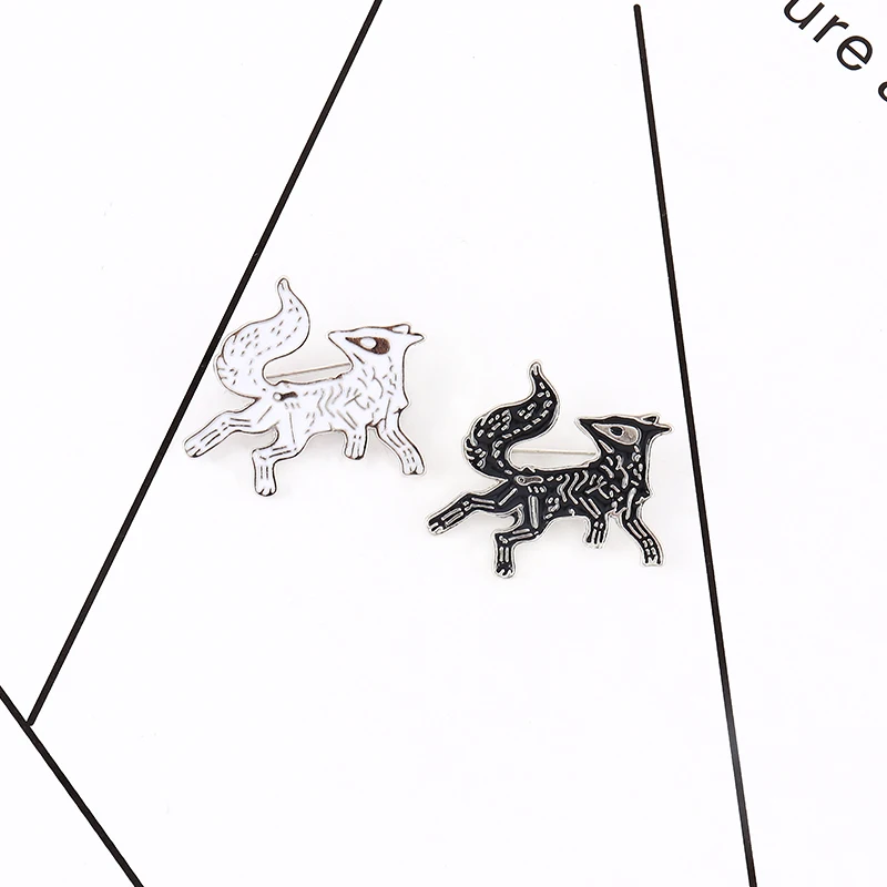 Эмалированная булавка в виде лисы черно белая брошь скелета значка нагрудная