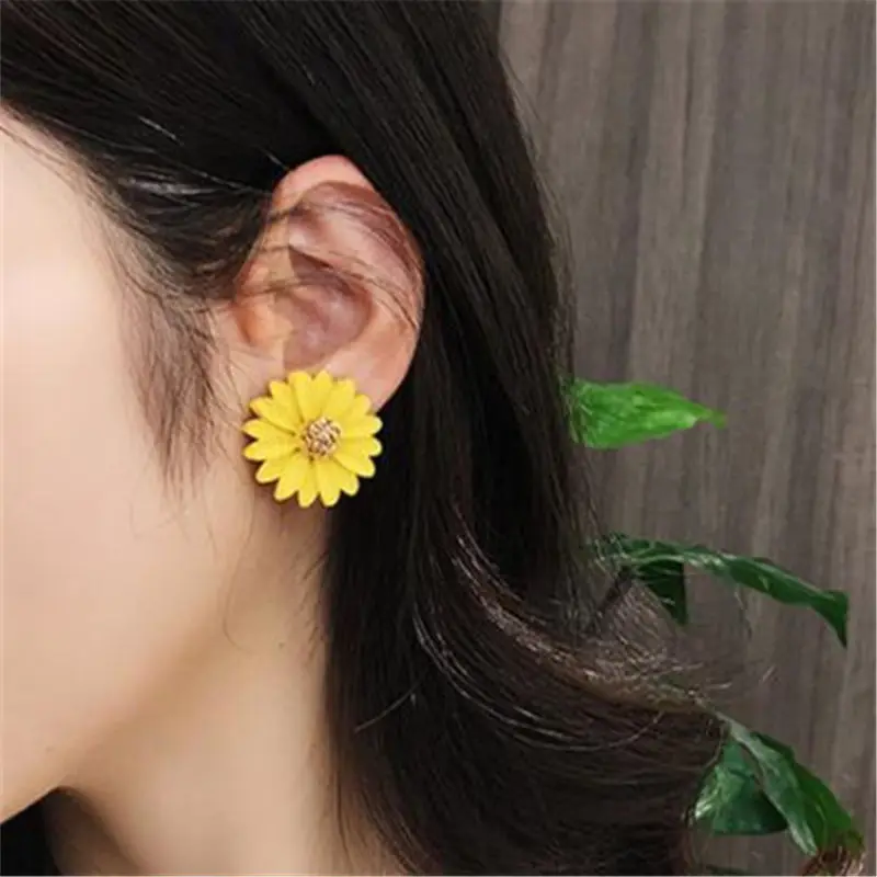 Женские маленькие серьги гвоздики Hyperbole из полимера с цветными цветами модные