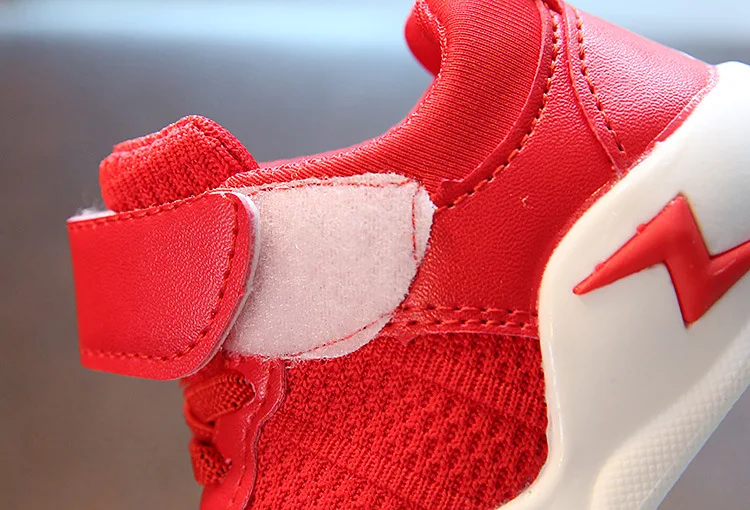 

2019 spring sneakers boys and girls casual shoes lightning running shoes tide soft bottom slip age1--6