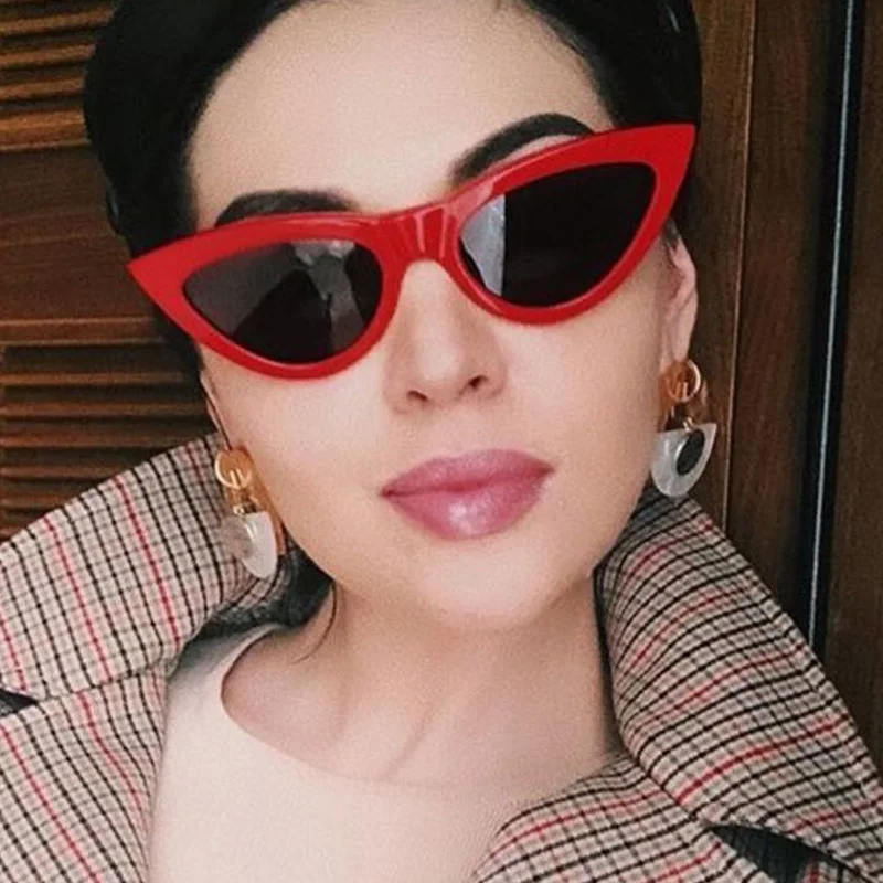 

Retro Sunglasses Women Luxury Brand Cat Design Eye Sun Glasses Shades for Women Vintage Style Red Frame Quality Oversize Goggles