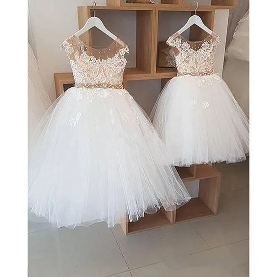 

White Ivory Sheer Jewel Neck Flower Girls Dresses 2021 Lace Appliques A Line Princess Kids Pageant Gown First Communion Dresses