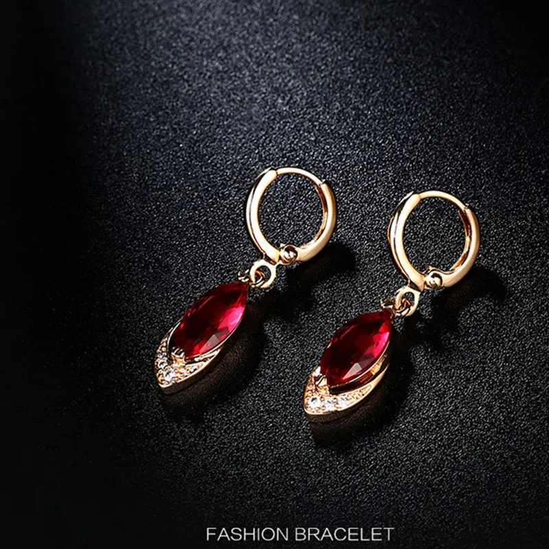 Серьги женские длинные аристократические из серебра 9-5 пробы с красными