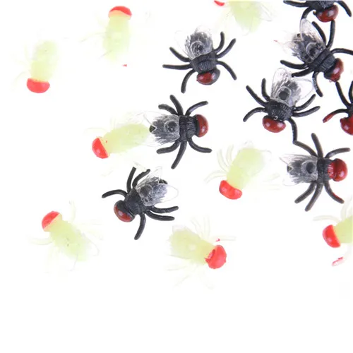 12pcs/lot Practical fly Plastic Bugs April Fool's Day props Jokes funny Toys Gags Simulated flying Halloween Decoration | Игрушки и