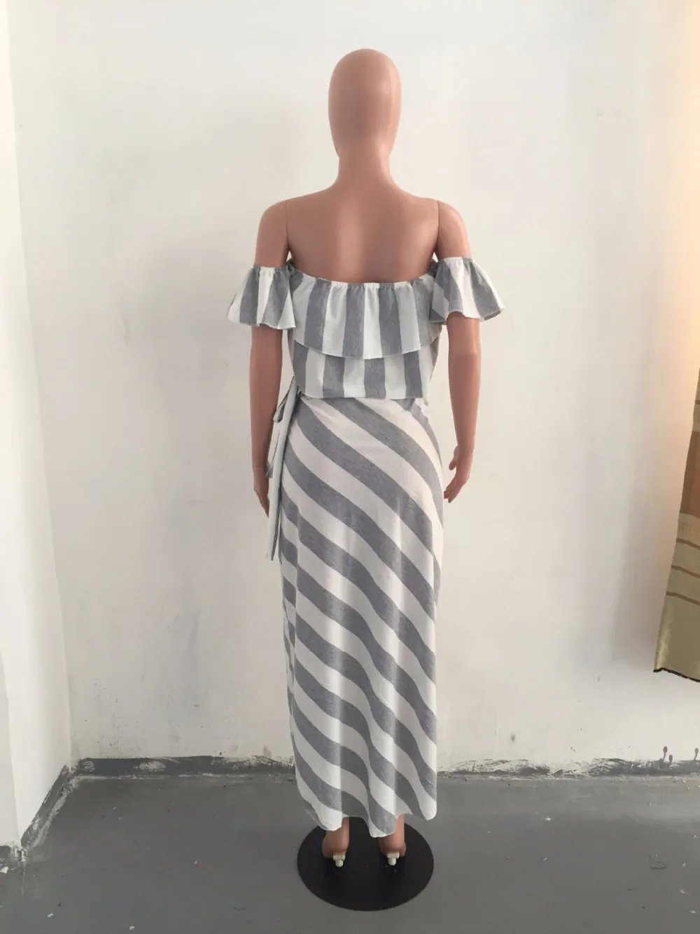 Комплект летних юбок Conjunto Женский комплект из двух предметов: топа с вырезом