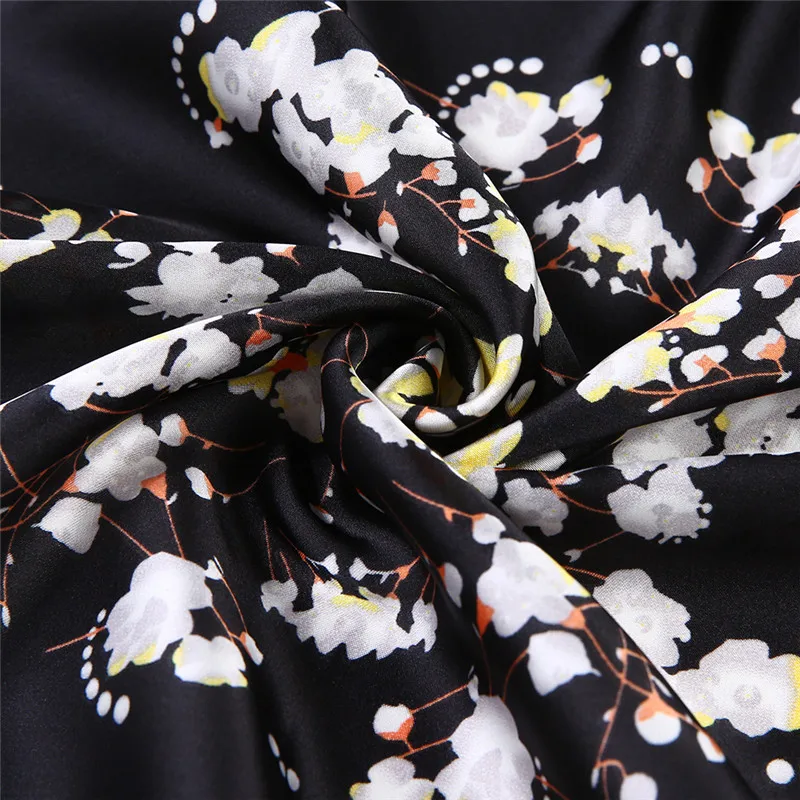 

Small Floral Square Scarves Bandanna Silk Scarf Women 2021 Fashion Headband Neck Tie Band Professional Neckerchief Scarf Wraps