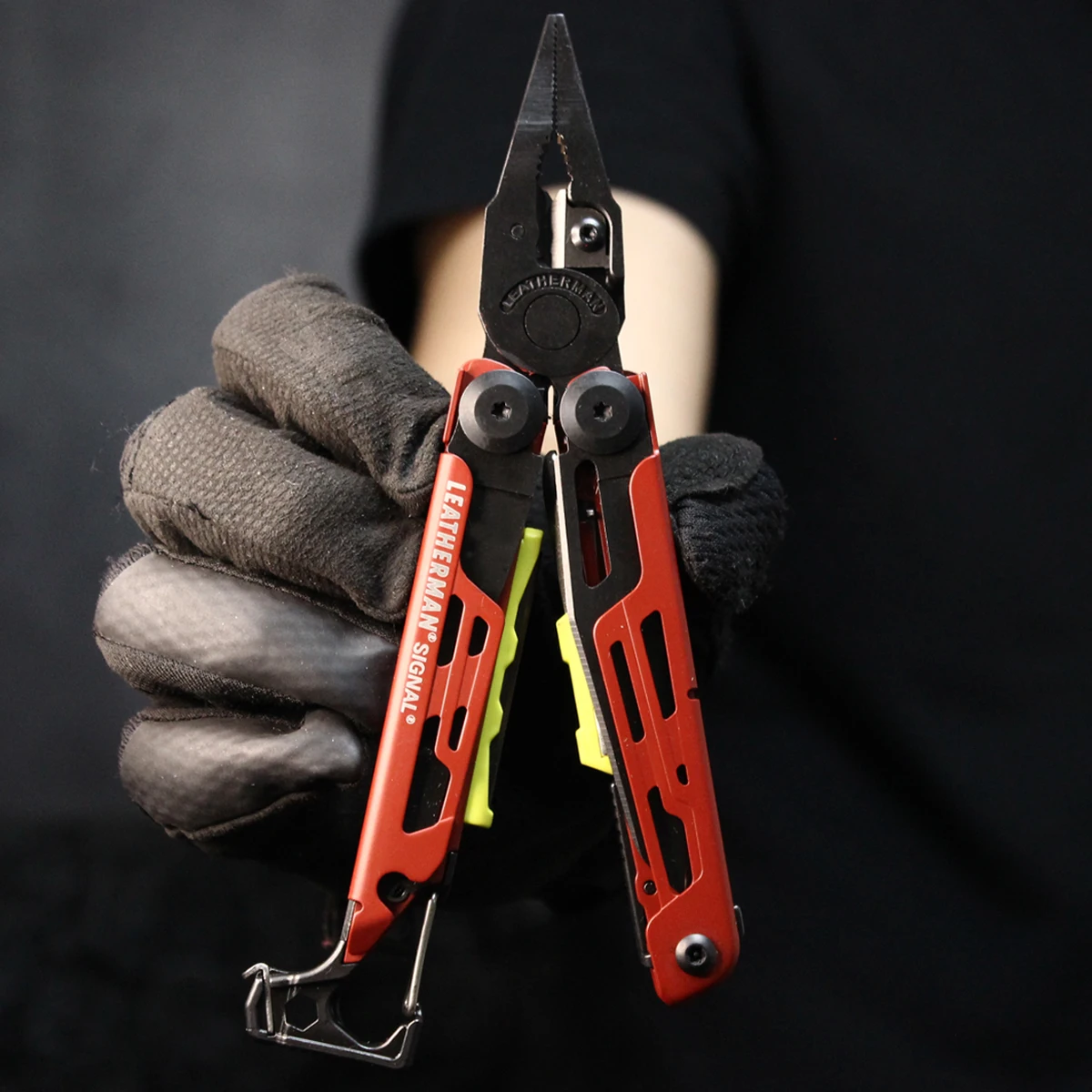Мультитул LEATHERMAN-SIGNAL Camping с пожарным стартером, молотком и аварийным свистком-8 цветов