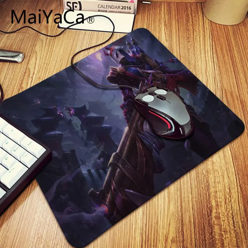 Maiyaca Подарочный коврик для мальчика Лига Легенд jhin красивый коврик для мышки в стиле аниме запирающийся край игровой коврик для мыши Коврик для клавиатуры - Цвет: Lock Edge 25x29cm