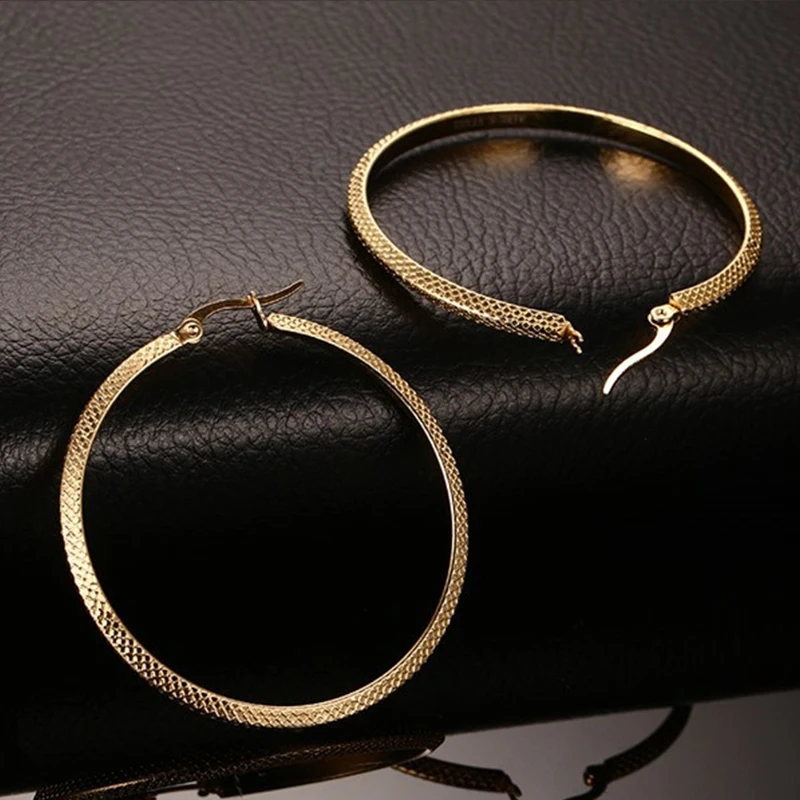 Большие серьги-кольца из нержавеющей стали золотистого цвета | Украшения и