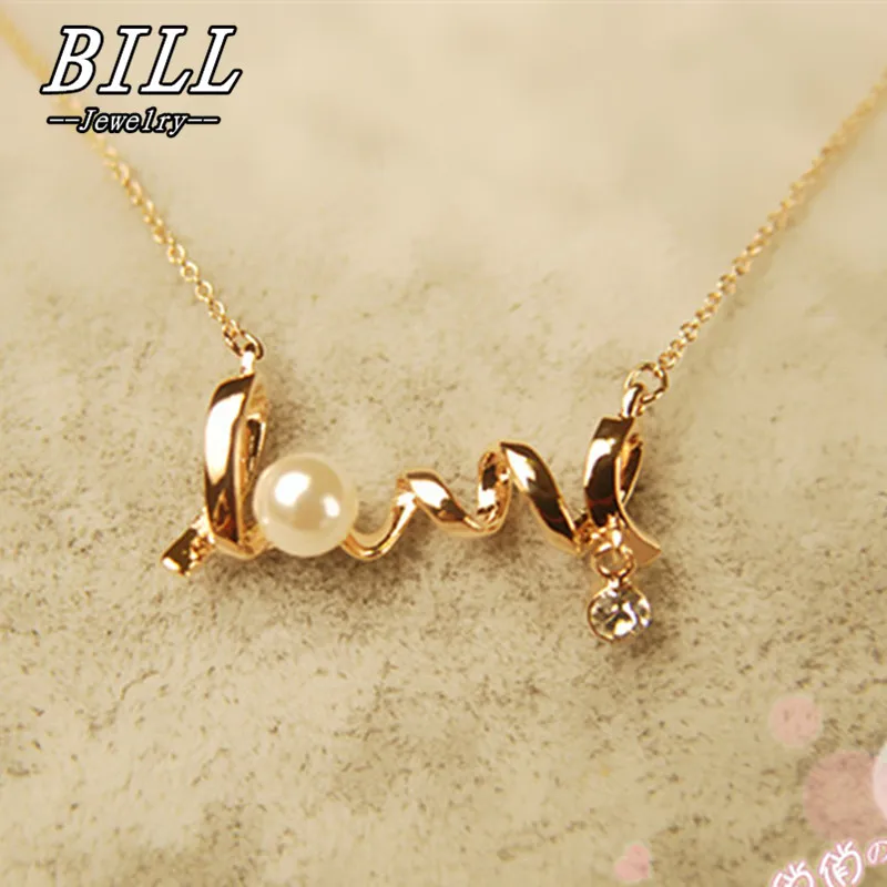 

Women Clavicle Necklace LOVE Letters Simulated Pearl Crystal Pendant Colar Gold Color Chain Necklaces Fashion Minimalist Jewelry