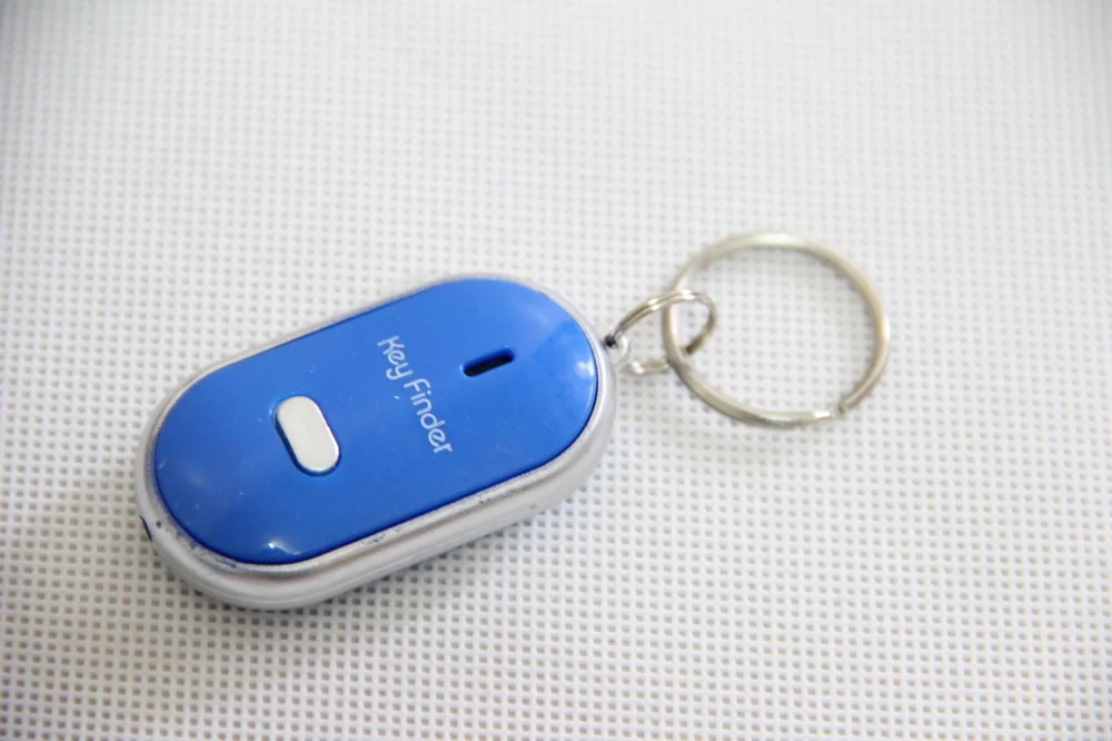 100 шт./лот светодиодный брелок для поиска ключей свисток Звуковое управление