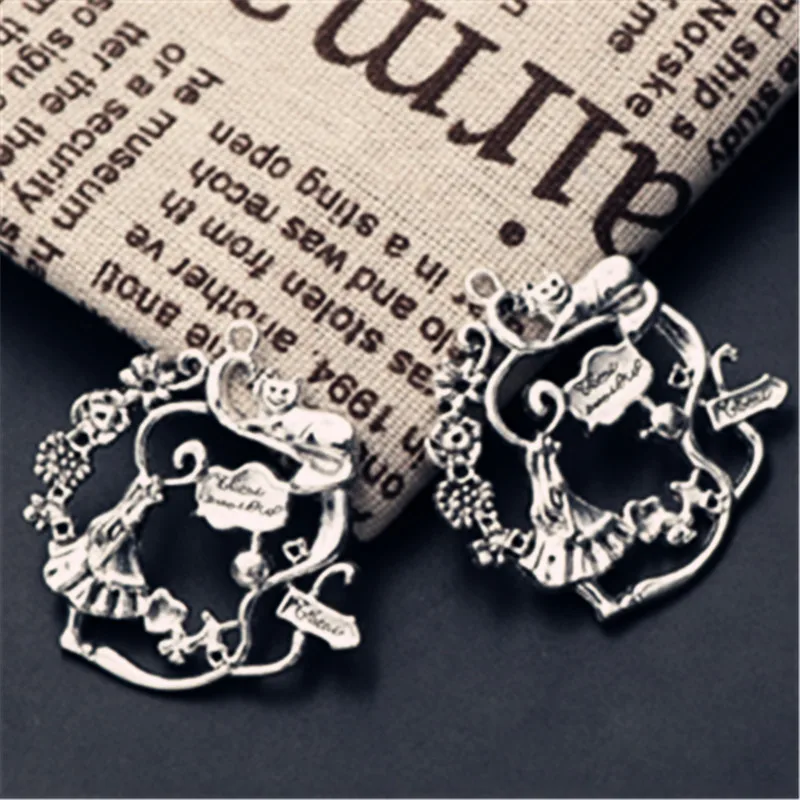 4pcs Antique Silver Plated Metal Jacquard Craft Alice's Fairy Tale World Charm Necklace Bracelet DIY Jewellery Alloy Pendants |