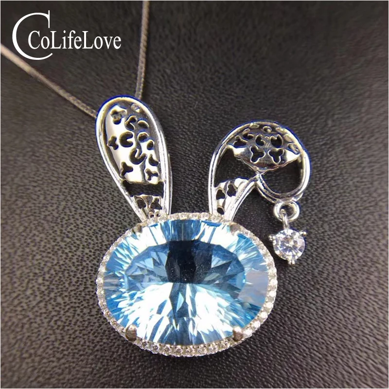 

Подвеска в виде кролика с топазом 8 карат, вечерние серебра 925 пробы