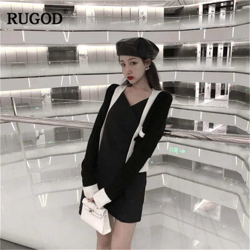 Женский трикотажный свитер RUGOD черный и белый с длинным рукавом кнопками