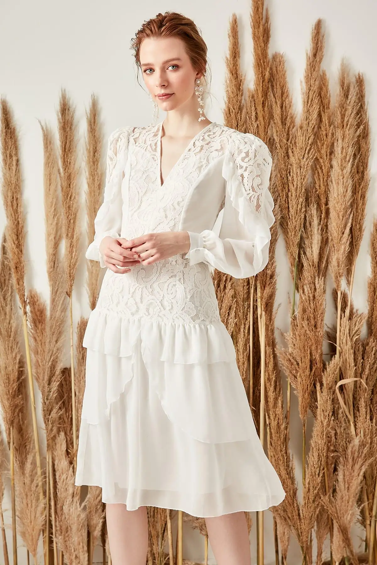 Trendyol белая кружевная деталь TPRSS19WU0005|Женские платья| |