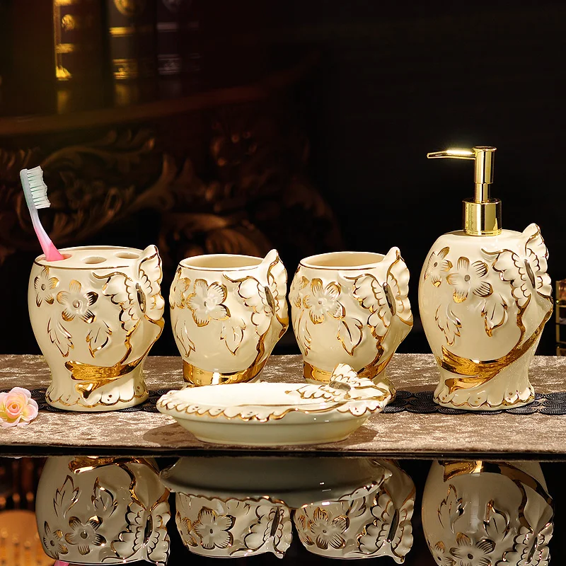 

European-style high-quality Jingdezhen ceramic bathroom sets / 1 emulsion bottle / 1 soap dish / 2 cups / 1 toothbrush holder