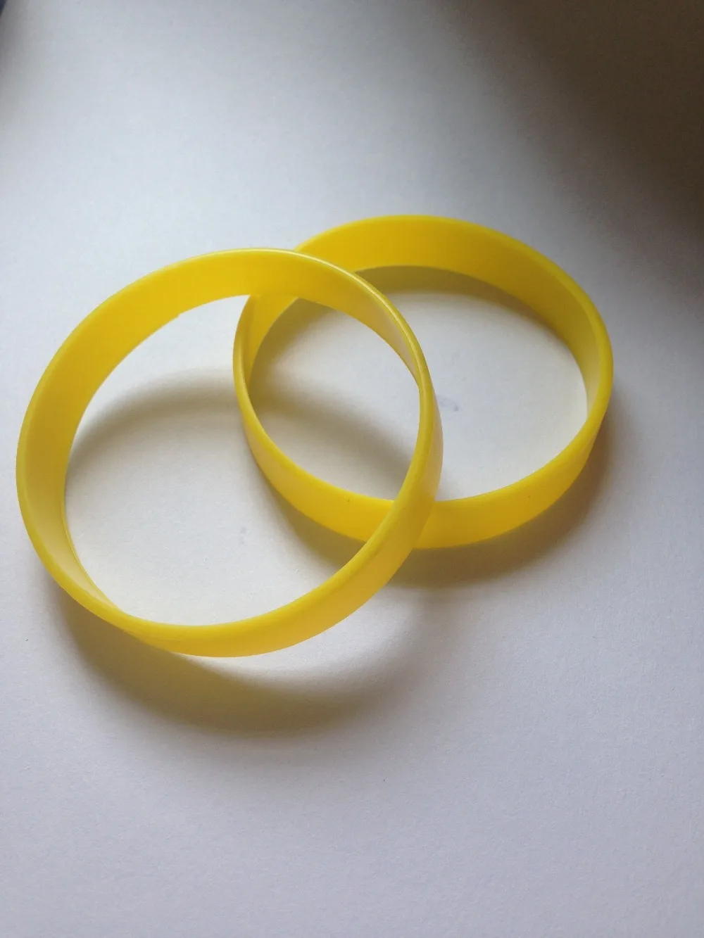 Желтый силиконовый браслет C. R без логотипа Бесплатная доставка | Украшения и