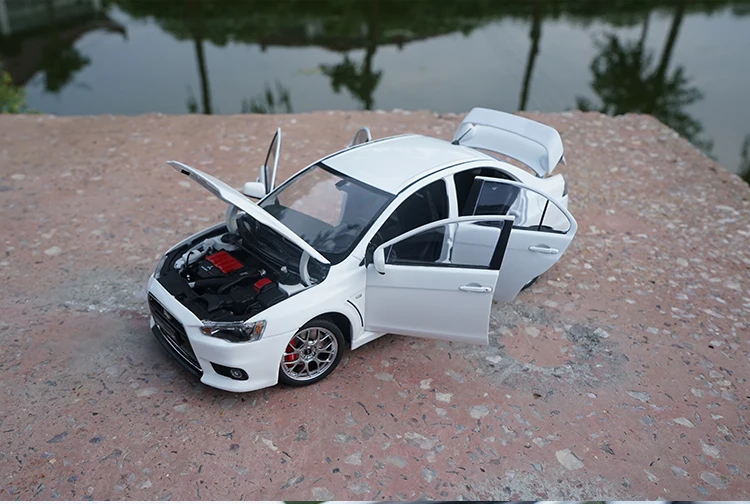 Новинка 1/18 Mitsubishi Lancer EVO X 10 EVO-X левый и правый руль литой металлический автомобиль модель игрушка для мальчика Белый Красный Синий