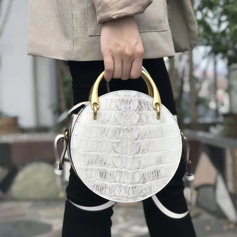 Женская маленькая сумка из натуральной кожи крокодила белая круглая с