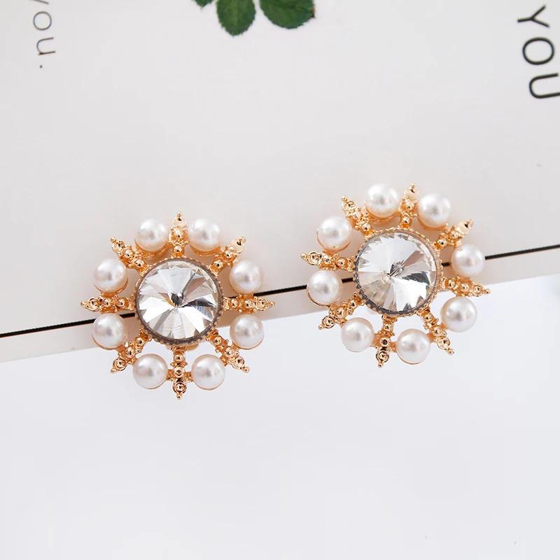 

2019 New Korean fashion big pearl earring jewelry girl rhinestone round earrings jewelry holiday gift