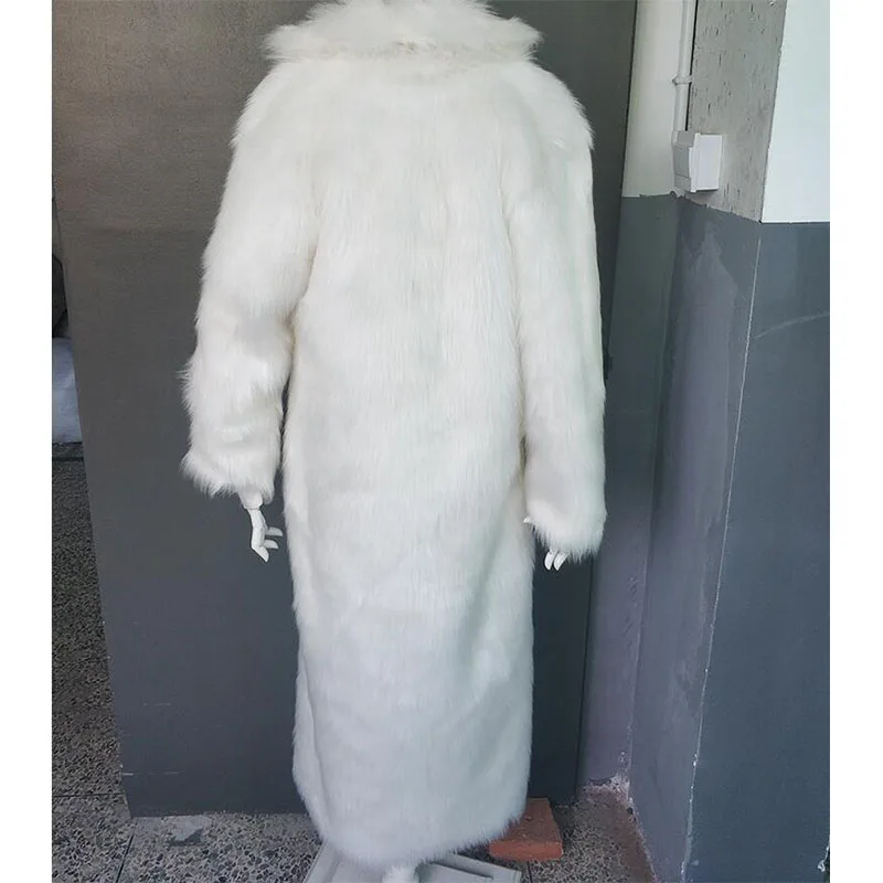Женское меховое пальто ветровка зимняя теплая белая красная имитация лисьего