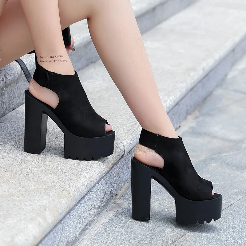 Леопардовые модные ботинки на очень легкой платформе в европейском и