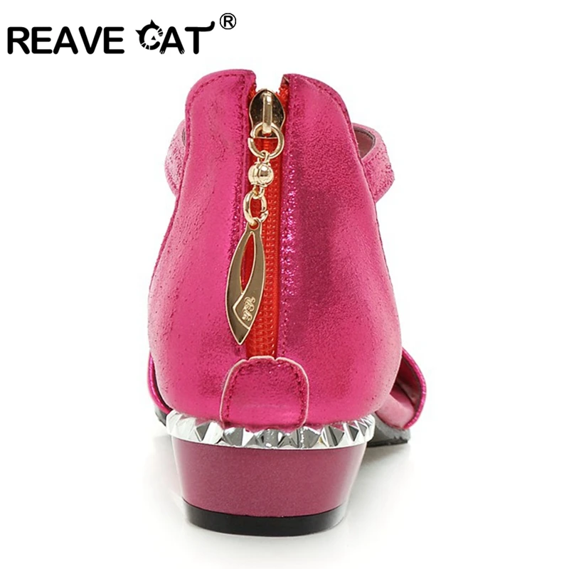 Женские сандалии со стразами REAVE CAT, летние сандалии-гладиаторы больших размеров 31-48, богемные синие сандалии с бисером и пряжкой