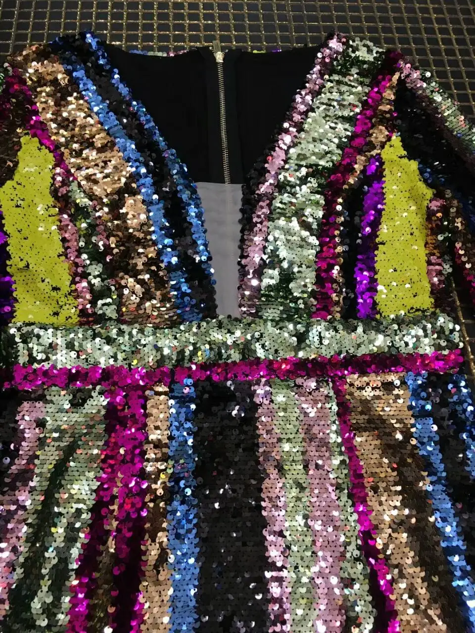 

High Quality 2019 New Women Patchwork Sequined Bandage dress V-Neck long sleeve Vestido Celebrity evening Party Bodycon dresses