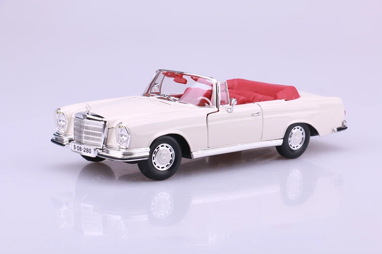 1:18 Maisto литые модели больших автомобилей коллекционные украшения для дома