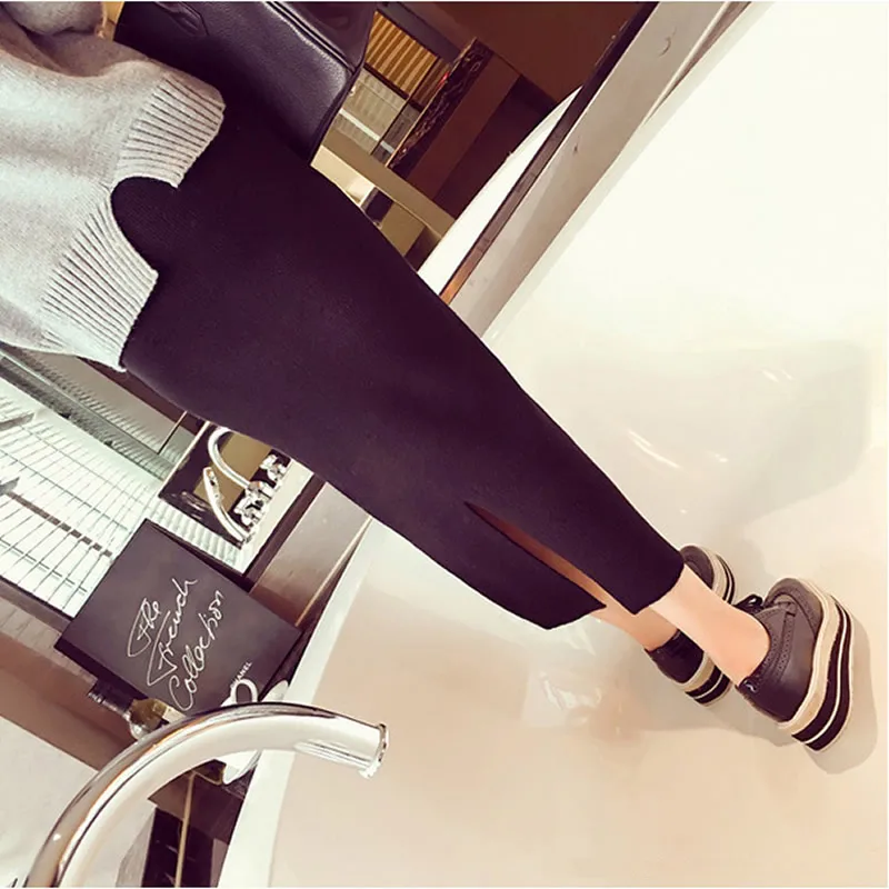 

Winter Maternity clothing Midi A-line Pregnancy skirt Black velvet Thicken dress for pregnant women High waist Elastic dresses