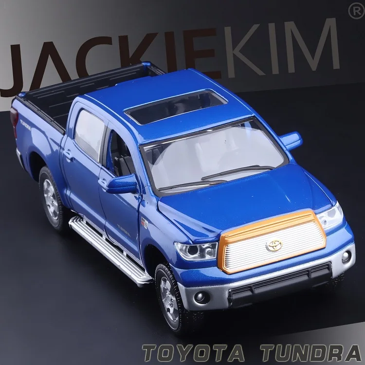 Точная имитация эксклюзивный Diecasts и Игрушки транспортные средства: Украшения