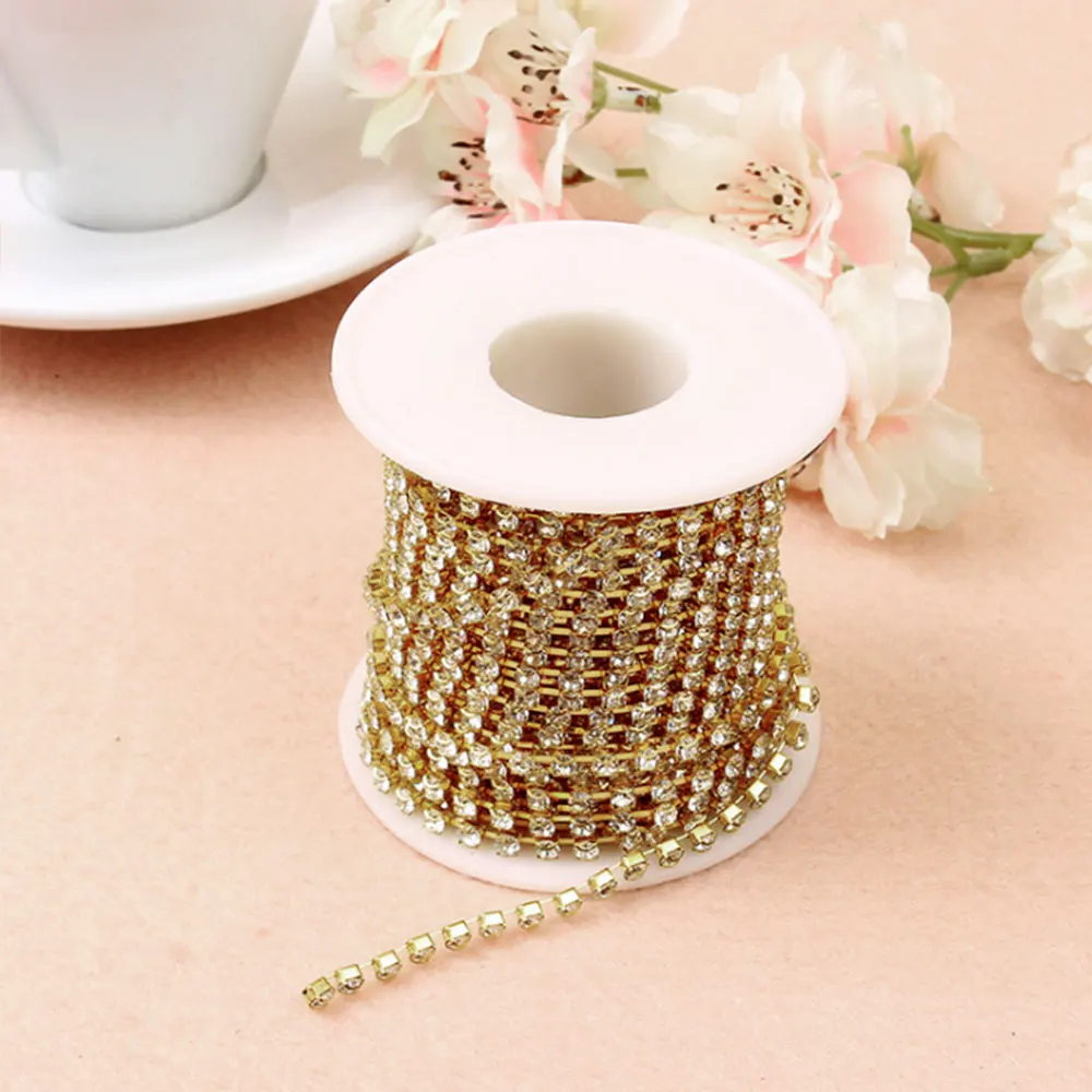 Алмазная сетчатая лента серебристая рулонная со стразами для свадебного декора 2