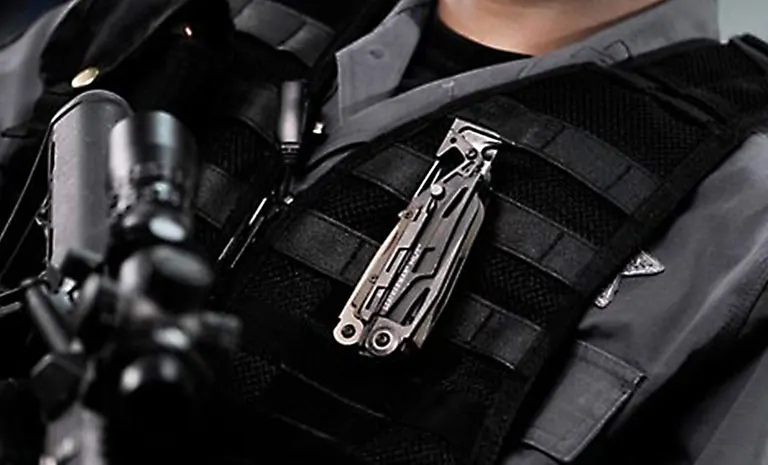 Мультитул LEATHERMAN-MUT/EOD с огнестрельным и EOD инструментами для техников, черный/серебристый с оболочкой MOLLE