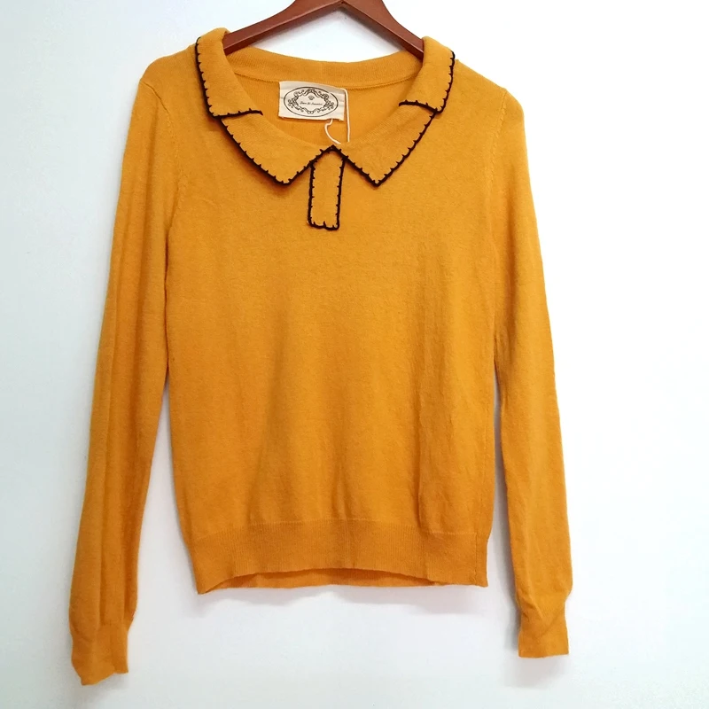 Свитер женский трикотажный с отложным воротником длинными рукавами