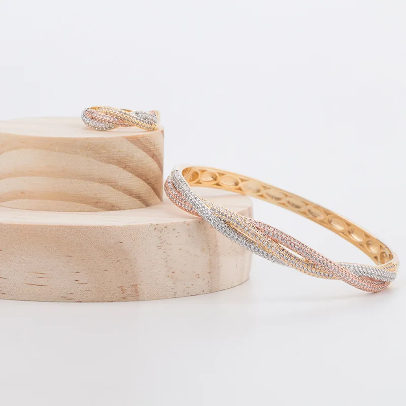 

Zircon Encrusted European and American Fashionable Copper Three - Color Cross - Ring Bracelet Colorful Bracelet
