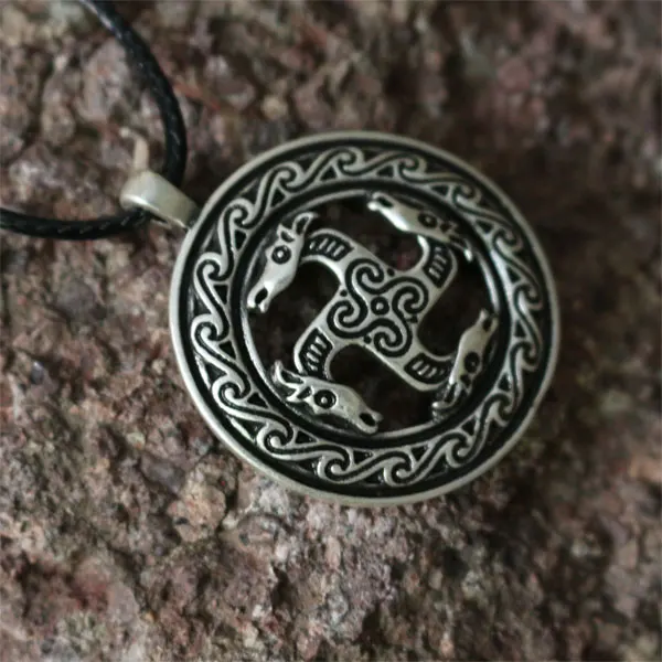 

10pcs wholesale Fylfot Pferde associated with the God Frey Ancient Sacred Symbol viking pendant men Necklace openwork Horse