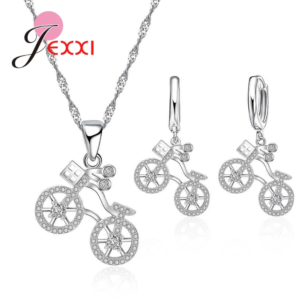 

Комплект из колье и серёг, из серебра 925 пробы, с фианитом