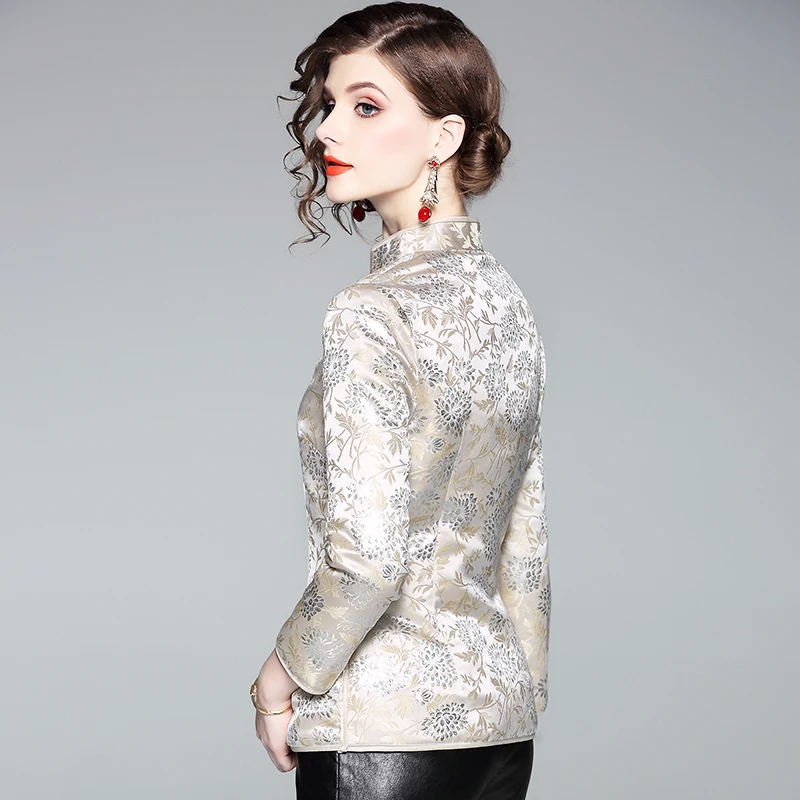 Женское винтажное пальто бежевое с золотистым листом серебристым цветочным